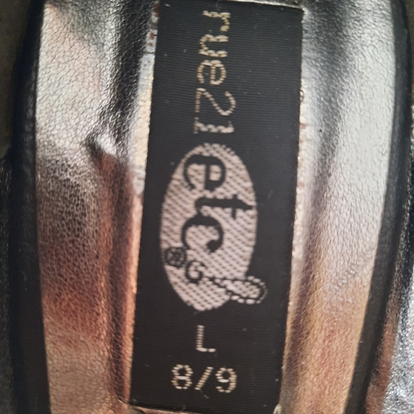 black heels with beautiful design on theback sz8/9 - Picture 6 of 12